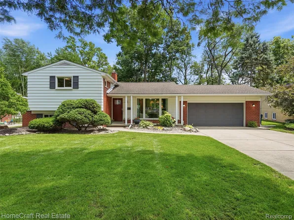 42047 Clemons Dr, Plymouth, MI 48170