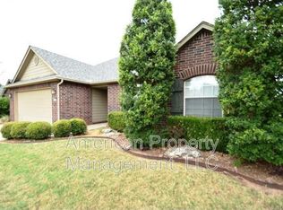 12527 S Cedar Ave, Jenks, OK 74037