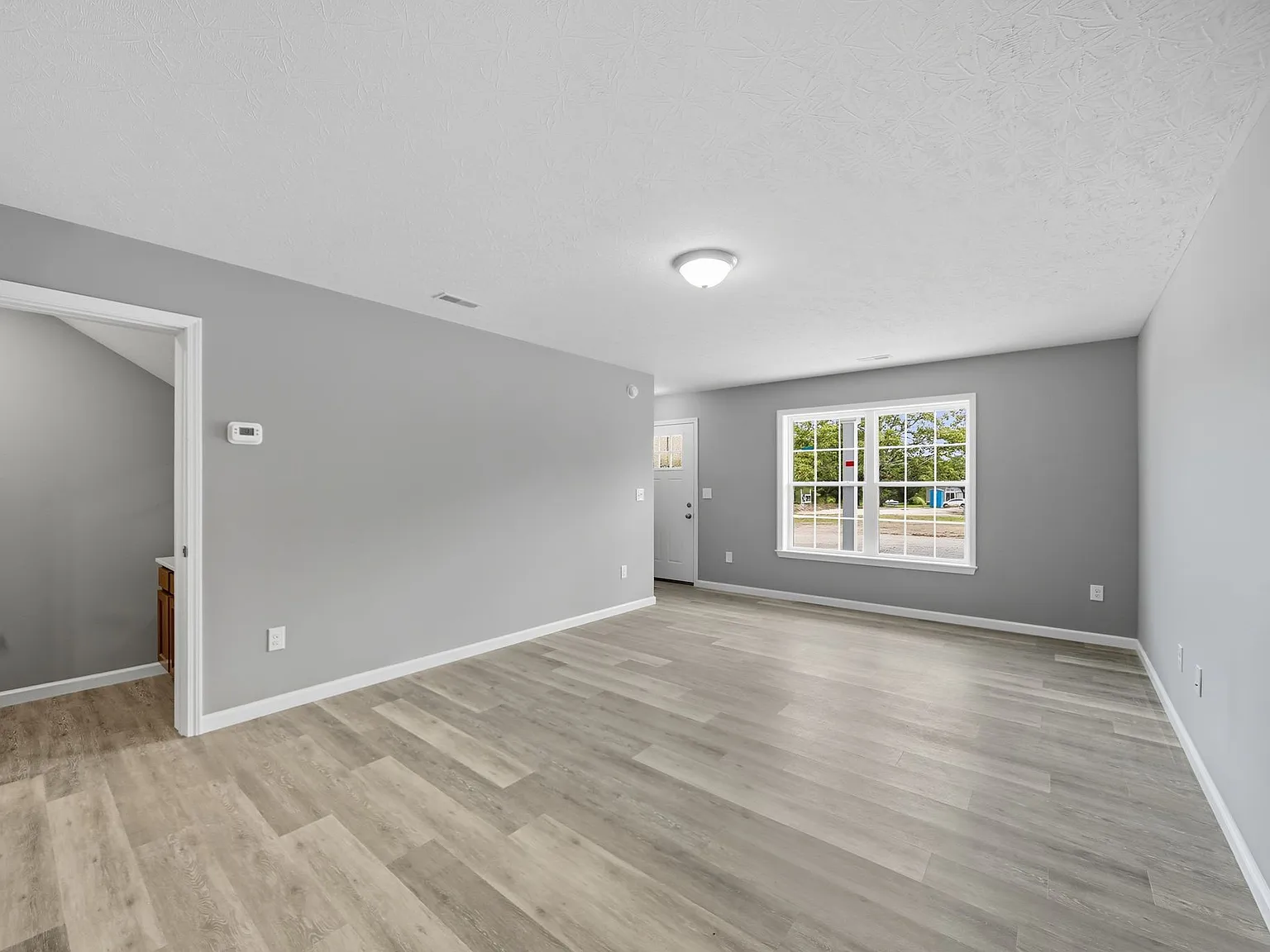 2160 Sharkey Rd — Photo 2