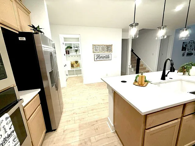 17141 Oxborough Dr — Photo 6