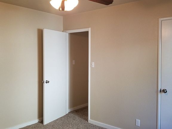 5th image of 820 W Park St