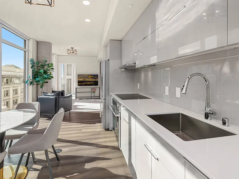 450 S Main St #806 — Photo 4
