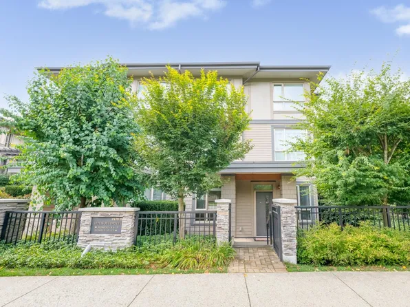 3221 Noel Dr #5, Burnaby, BC V3J 0H3