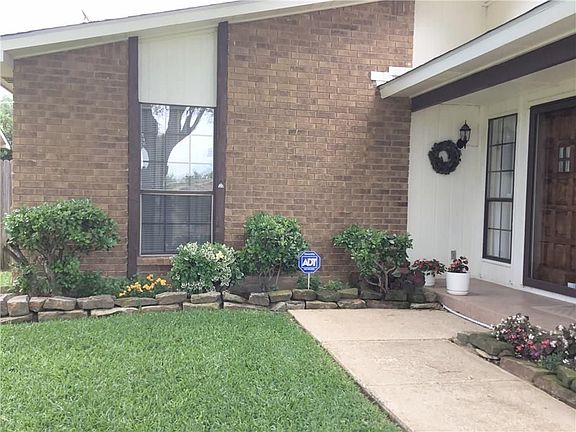 2nd image of 7423 Oakmore Dr