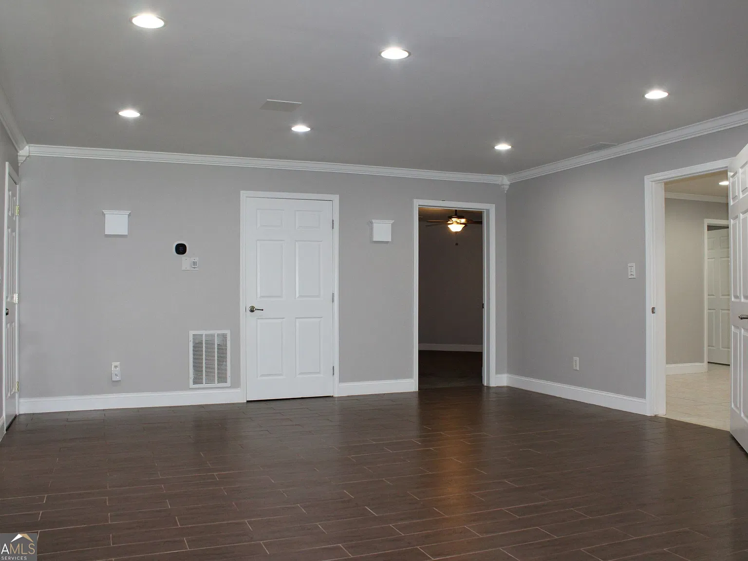 2 bed, 1.0 bath, $1,900 — Photo 2