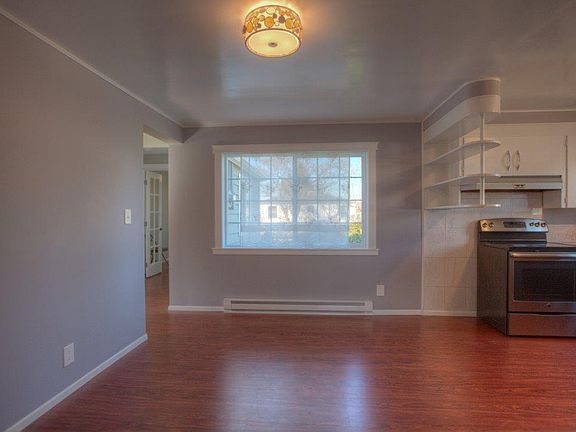 5th image of 1818 Grove St
