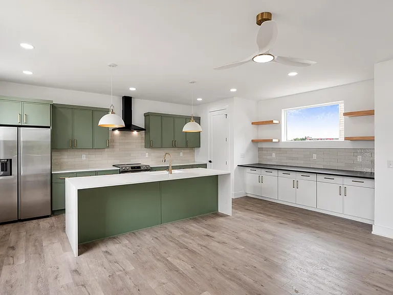 177 Little Green St #A — Photo 2