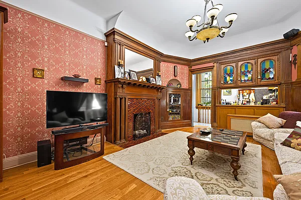 Sold by Real Broker NY LLC | media 12