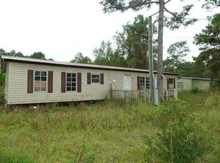 560 Wilderness Rd, Eastpoint, FL 32328