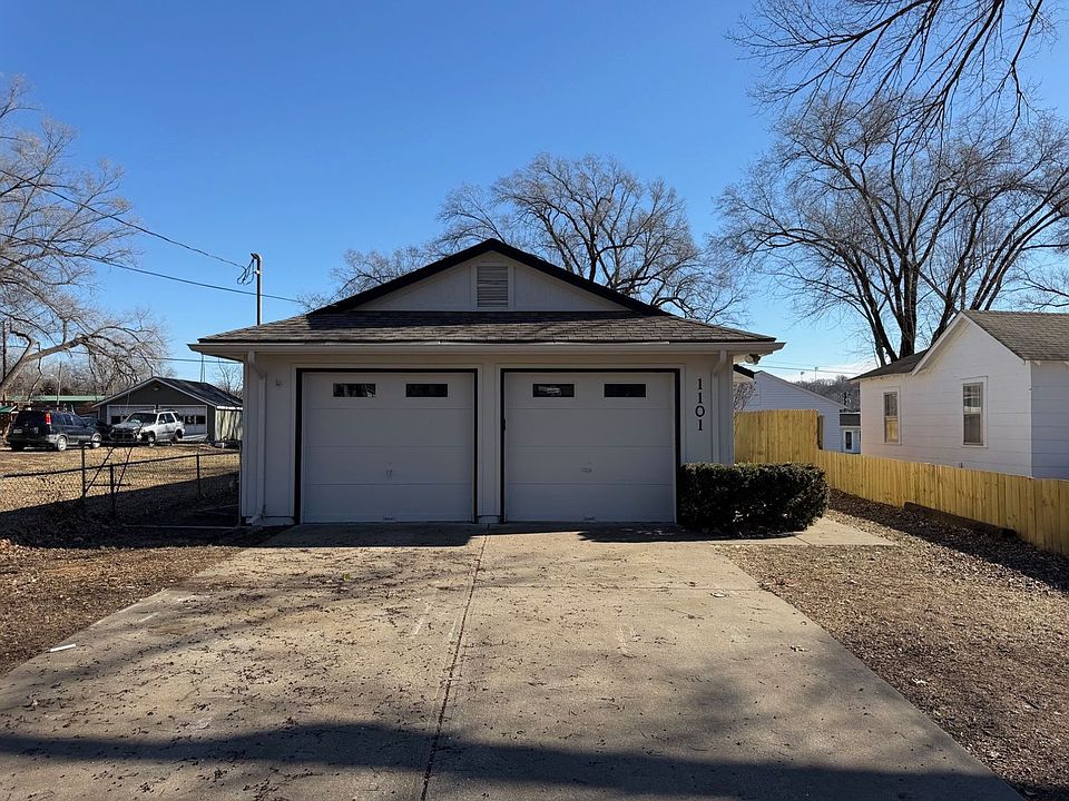 1st image of 1101 S Woodland Ave