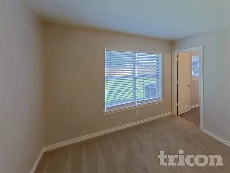 185 Trout St — Photo 8