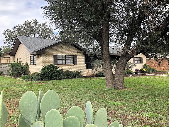 2nd image of 2824 Metz Dr