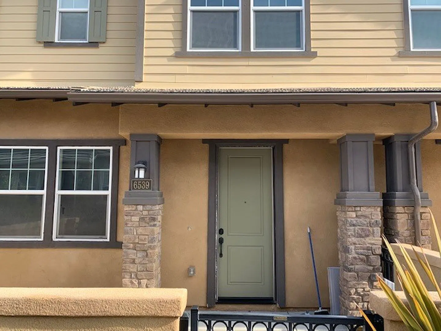 Goleta townhome — Photo 1