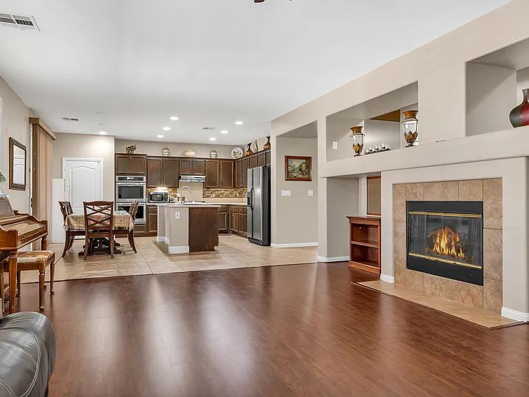 3069 Regal Cove St — Photo 6