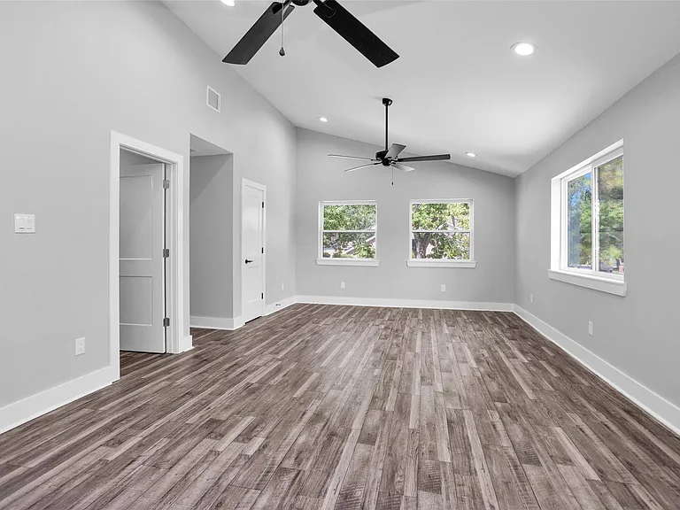 101 April Point Pl — Photo 18