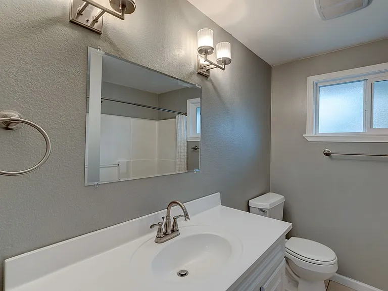 1056 SW 4th Ave — Photo 13