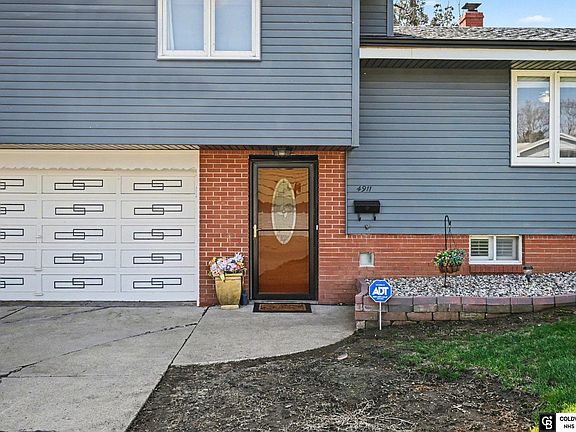 4th image of 4911 Saratoga St