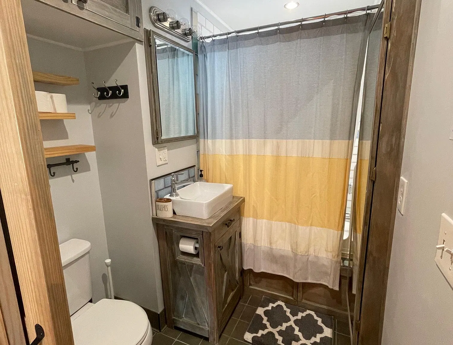 2 bed, 800 sqft, $2,350 — Photo 2