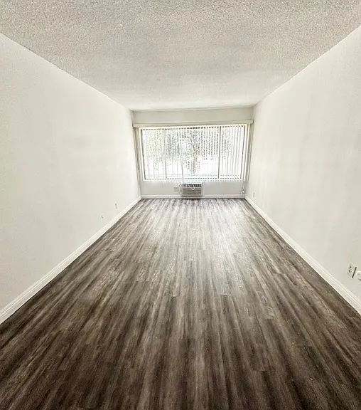 440 N Hayworth Ave #112 — Photo 2