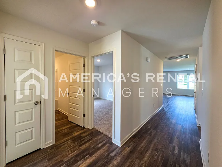 636 Wenonah Way — Photo 9