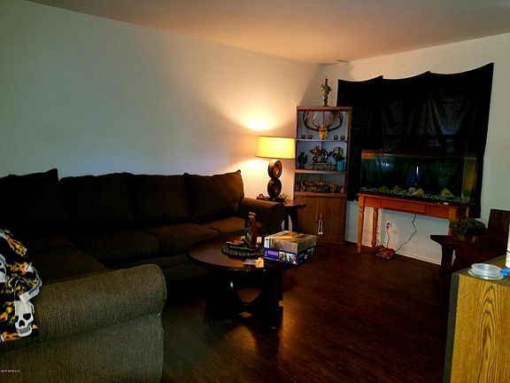 4th image of 412 Roberts Cir