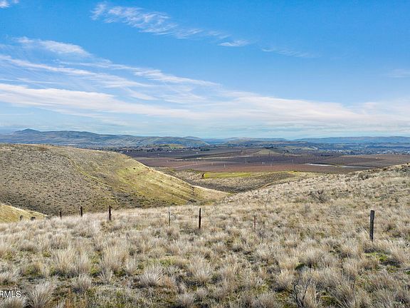 2nd image of Nka S Wenas Rd