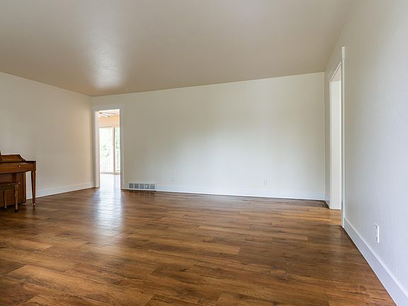 4th image of 2213 Conant Dr