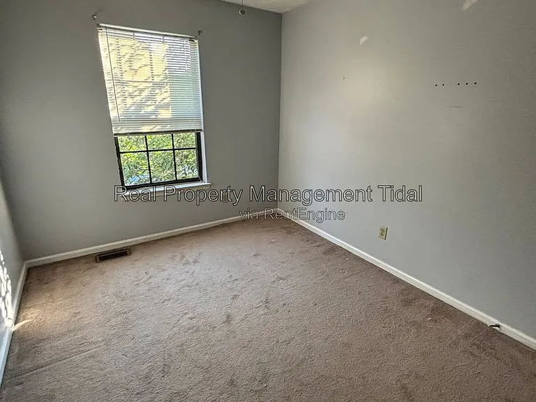 361 Circuit Ln — Photo 11