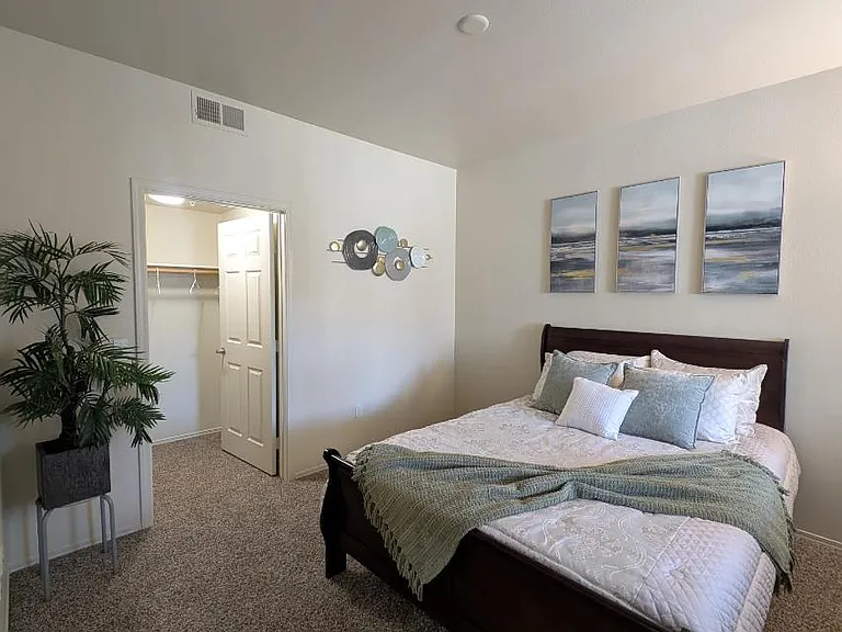 2 bedroom deluxe guest room