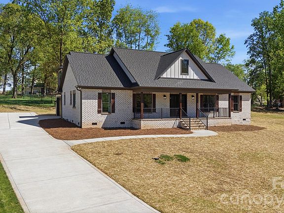 3rd image of 2587 Wallace Acres Ln