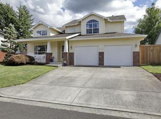 588 SW 26th St, Troutdale, OR 97060