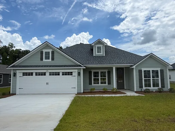 228 McNeal Heritage Cir, Hahira, GA 31632