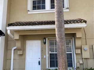 12111 SW 2nd St, Hollywood, FL 33025