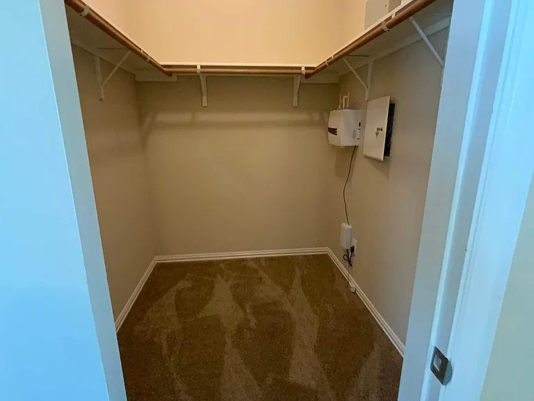 728 Olaf Dr — Photo 10