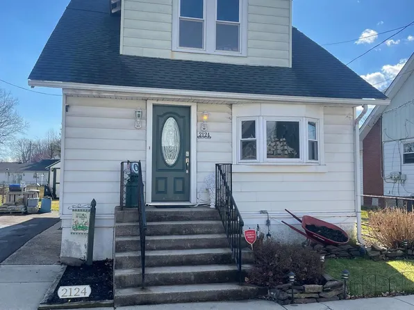 2124 Redwood Ave, Marcus Hook, PA 19061