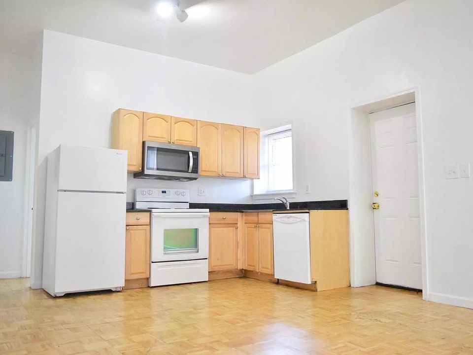 1st image of 2743 Pestalozzi St #1E