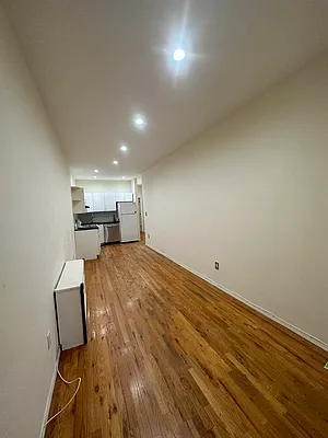 Rented by Limestone Realty Bklyn, LLC | media 9