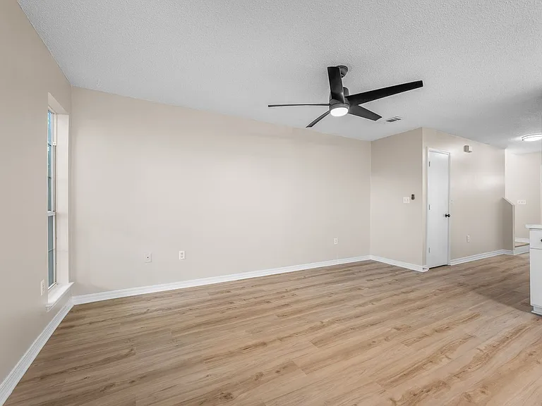 648 Virginia Oak Ct — Photo 21