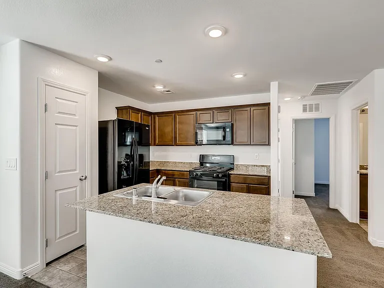 4496 Pencester St — Photo 5