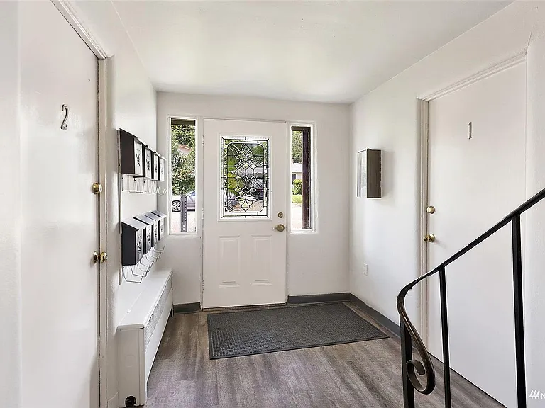 715 Judson St #7 — Photo 3