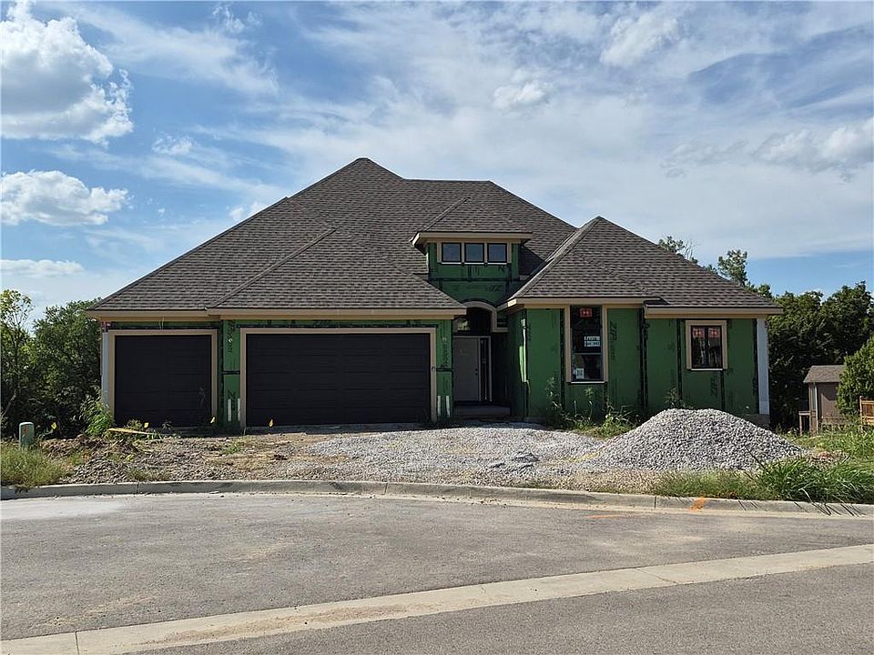 1st image of 4728 Clubhouse Dr