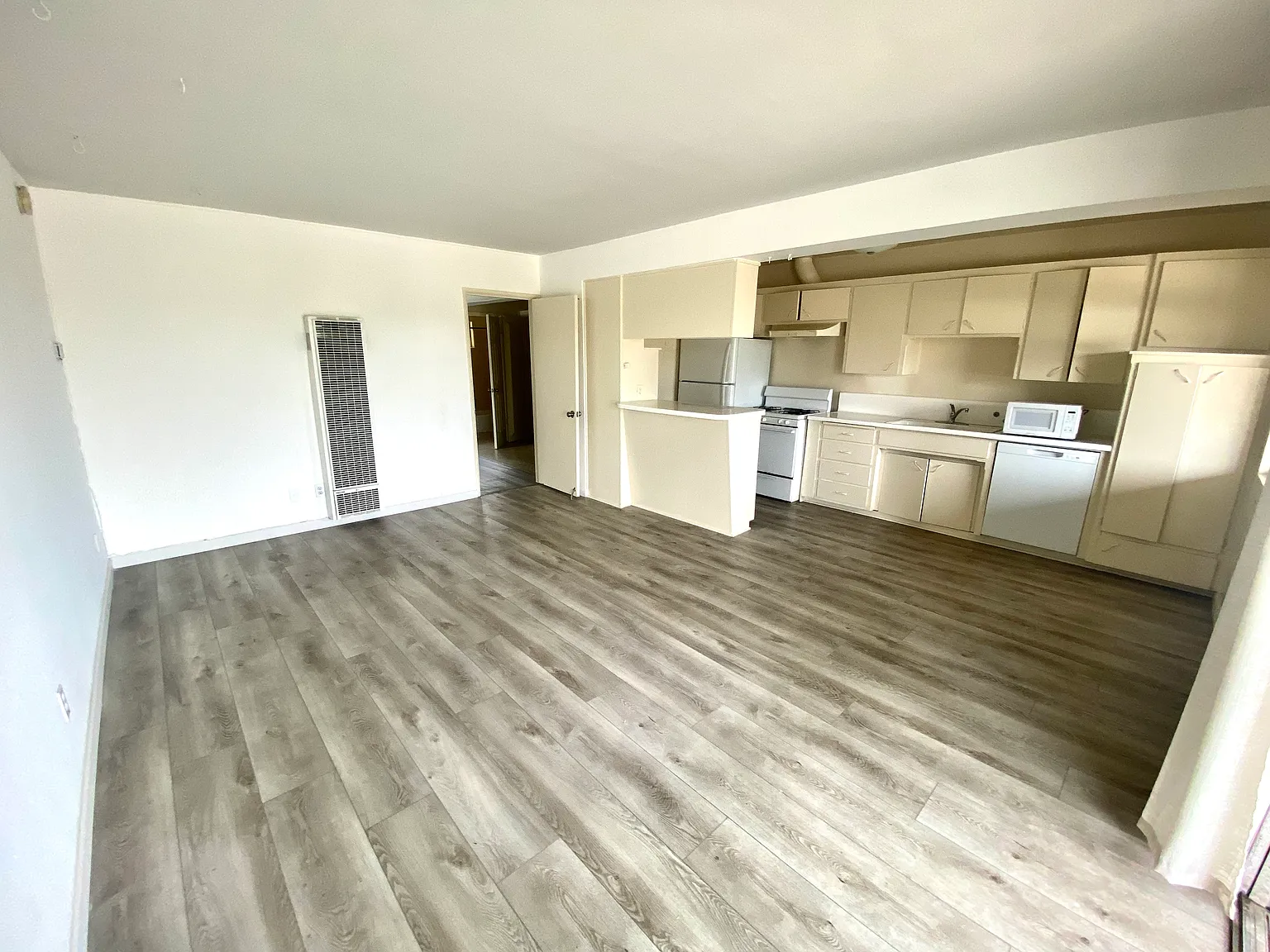 1 bed, 550 sqft, $2,499 — Photo 4