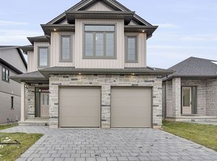 7966 Fallon Dr #17, Lucan Biddulph, ON N0M1V0