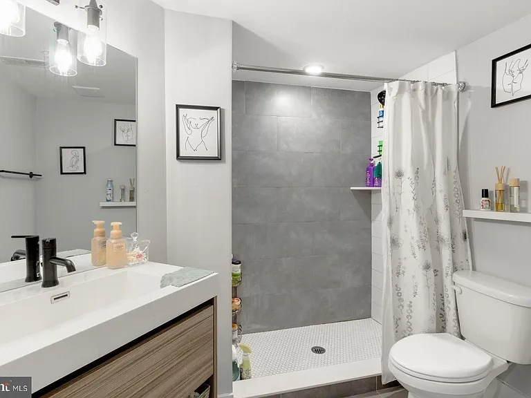 3965 Lancaster Ave #204 — Photo 10
