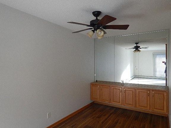 3rd image of 260 Westview Dr APT 105