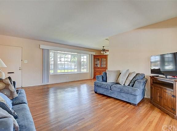 3rd image of 473 W Shamwood St