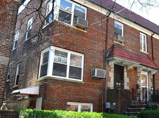 6750 Burns St, Forest Hills, NY 11375