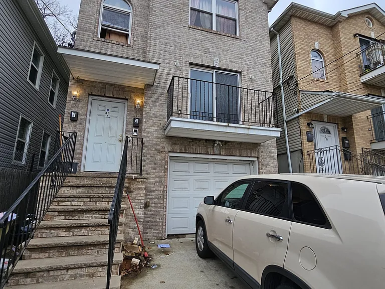 31 Bragaw Ave #TF — Photo 2
