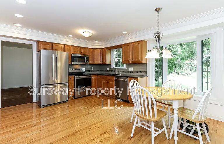 276 Highland Ave — Photo 11