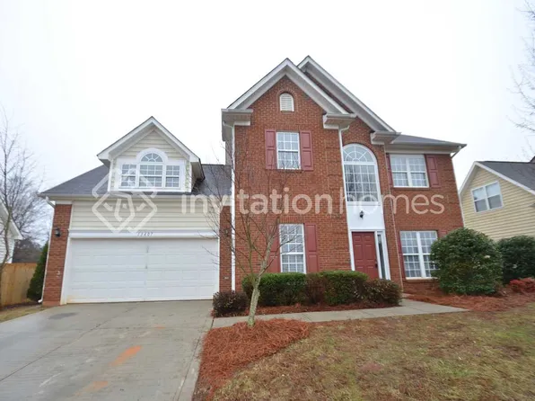 13407 Willow Falls Rd, Charlotte, NC 28215